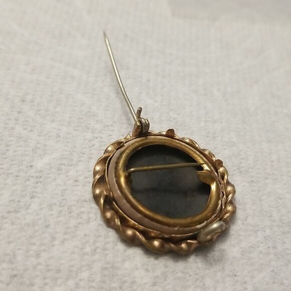 Antique Baby photo  brooch gold tone pin - Picture 12 of 13